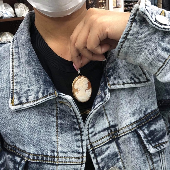 REAL 14k gold Cameo pendant brooch - Picture 9 of 10
